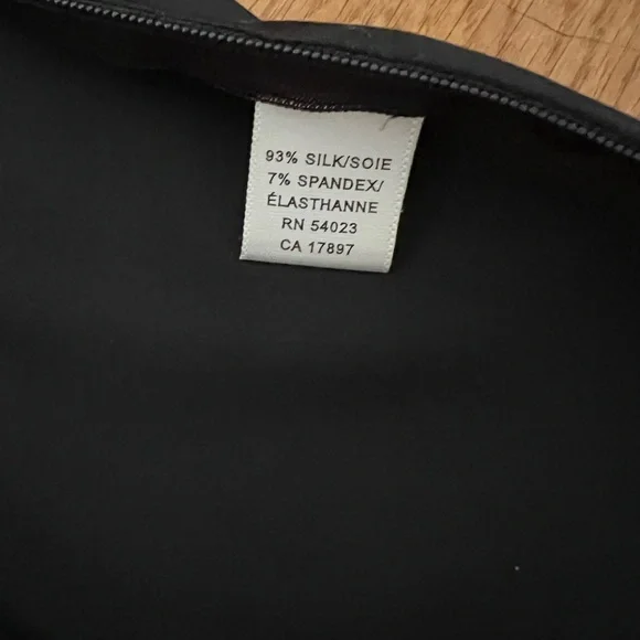 Banana Republic Silk Camisole in Black Sz.6 NWOT - Picture 4 of 4